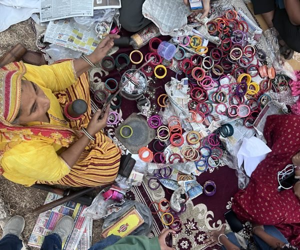 Making lac bangles with Jaipur Rugs
